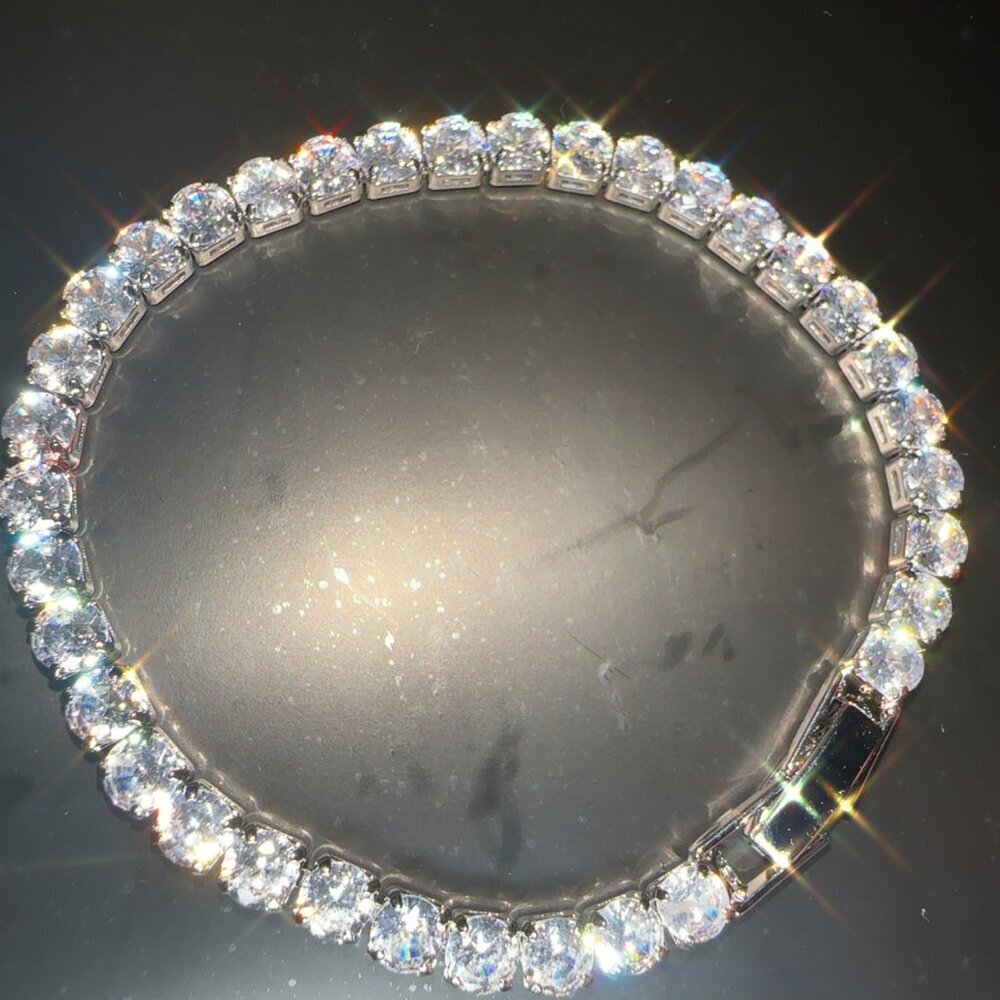 Cubic Zirconia Tennis Bracelet Silver Tone  Round Cut Sparkling Luxury Jewelry - Picture 4 of 9